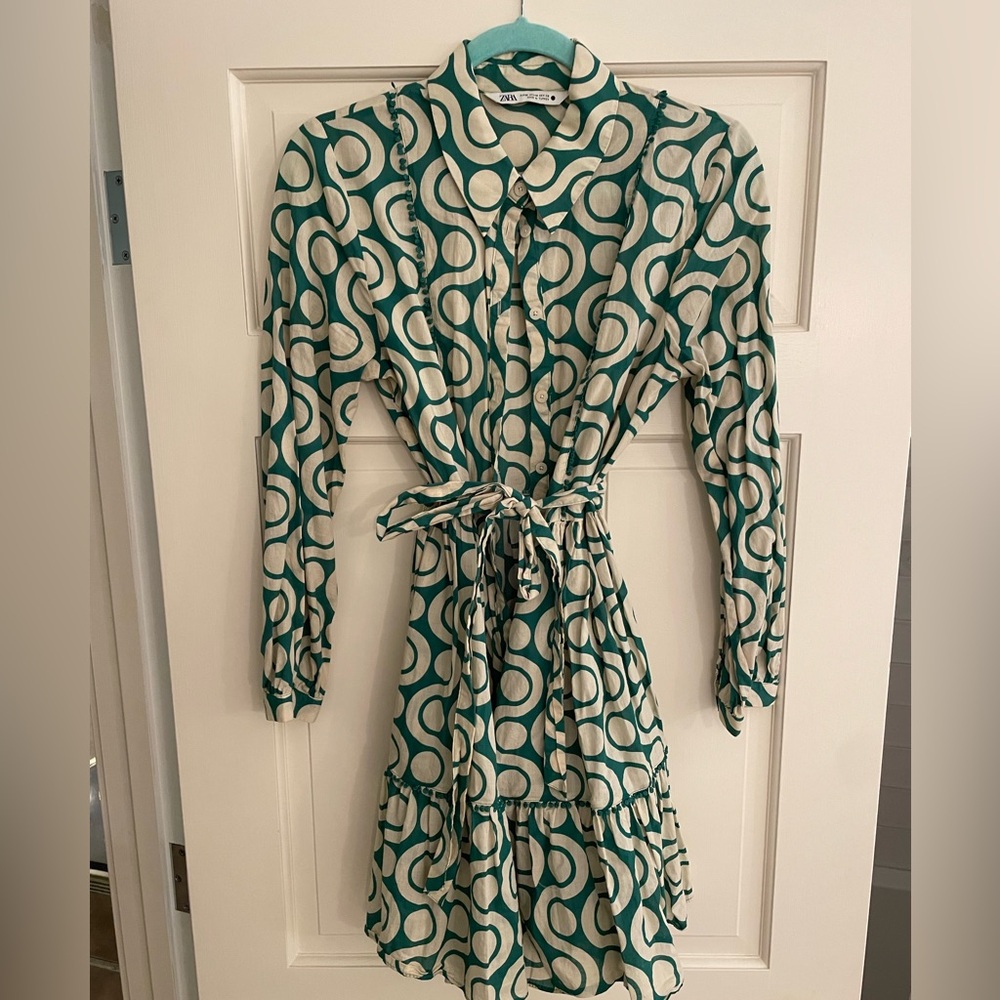 Zara Green and Cream Geometric Long Sleeve Dress